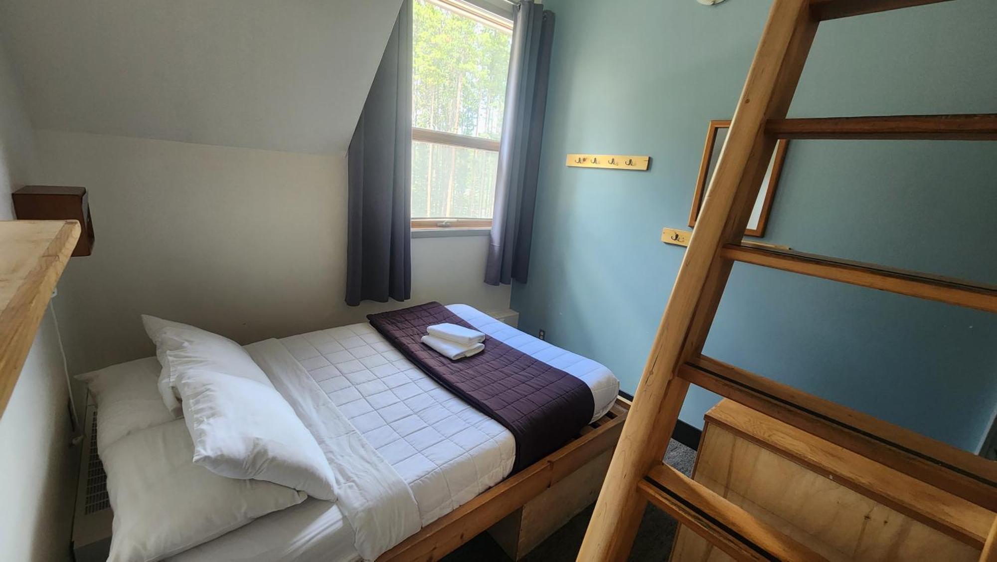Hi Lake Louise Alpine Centre - Hostel Ngoại thất bức ảnh