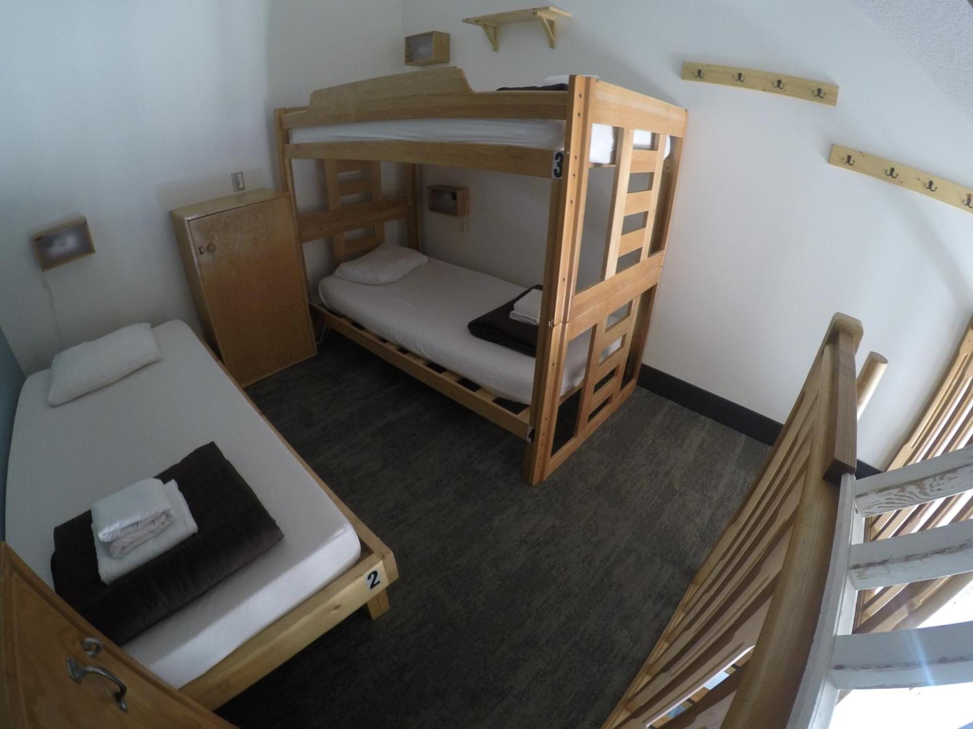 Hi Lake Louise Alpine Centre - Hostel Ngoại thất bức ảnh