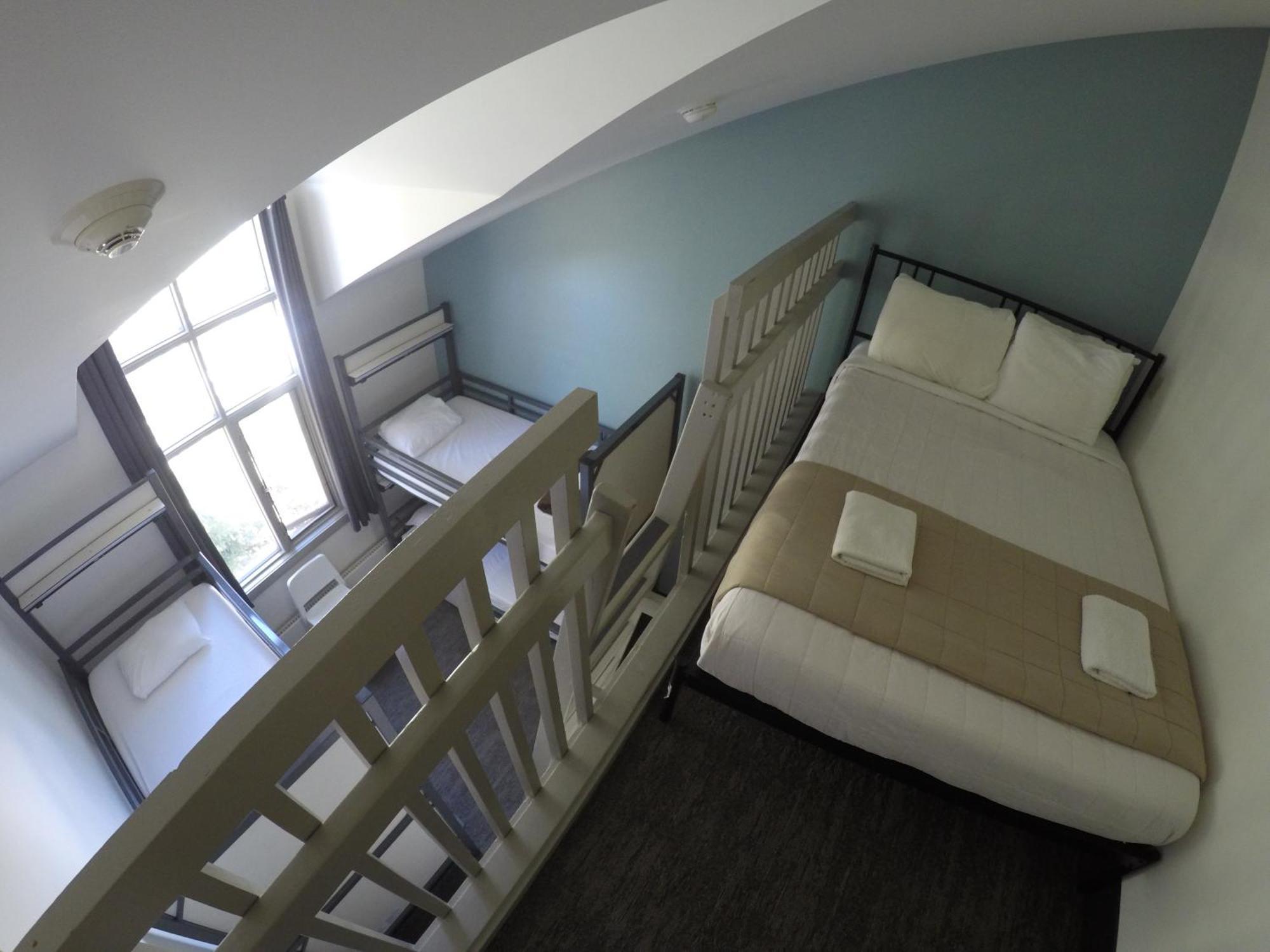Hi Lake Louise Alpine Centre - Hostel Ngoại thất bức ảnh