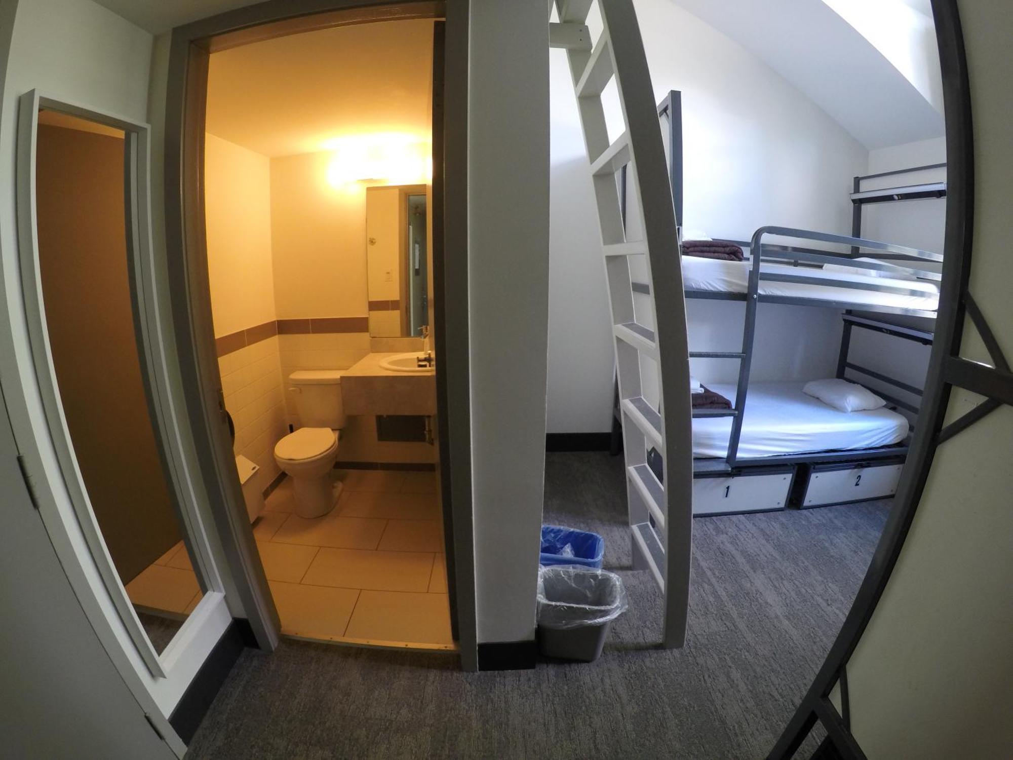 Hi Lake Louise Alpine Centre - Hostel Ngoại thất bức ảnh