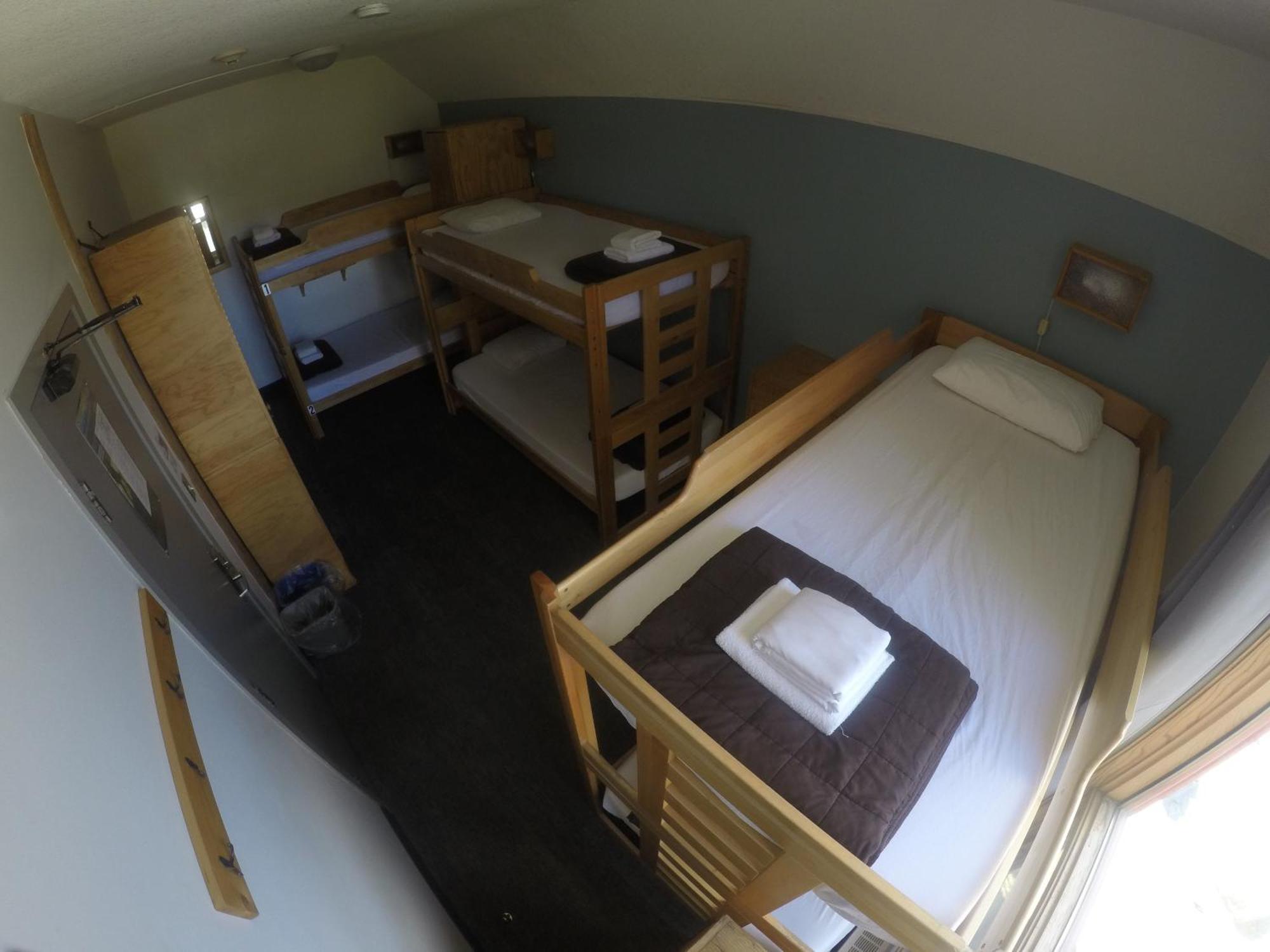 Hi Lake Louise Alpine Centre - Hostel Ngoại thất bức ảnh